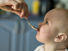 bébé-qui-mange
