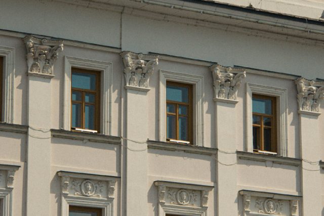 Les spécificités du ravalement de façade pour les bâtiments historiques