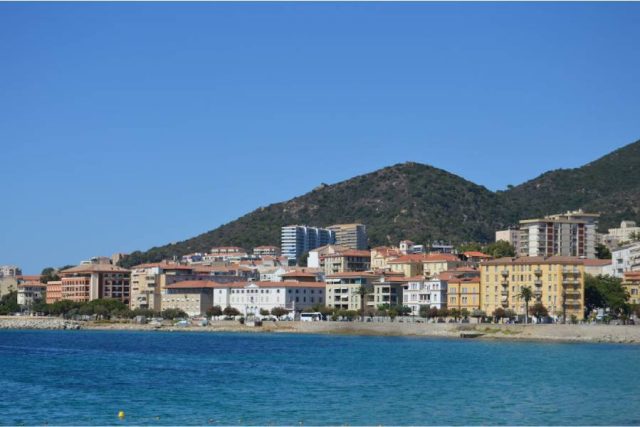 202506_25 Vivre ou investir à Ajaccio _ Plongez au cœur de son marché immobilier unique